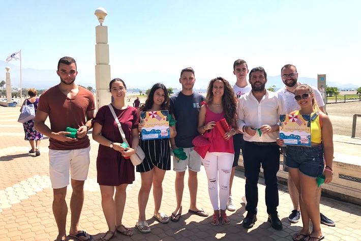 Juventudes Socialistas presenta en Motril 'Cuida y respeta la playa' para concienciar de la importancia de no contaminar el litoral